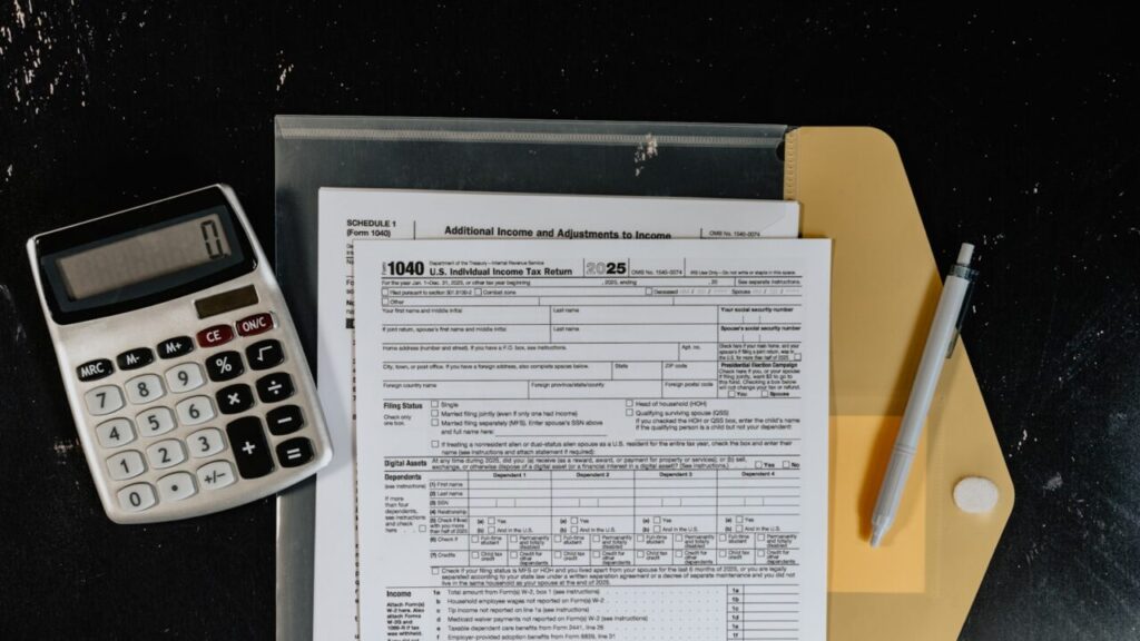 calculatrice et formulaires fiscaux, illustration de l'amortissement d'un site internet