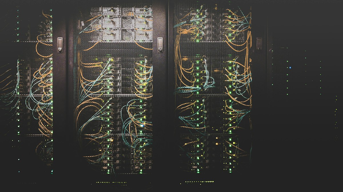 Câblage réseau d'un serveur partagé entre plusieurs sites en hébergement mutualisé
